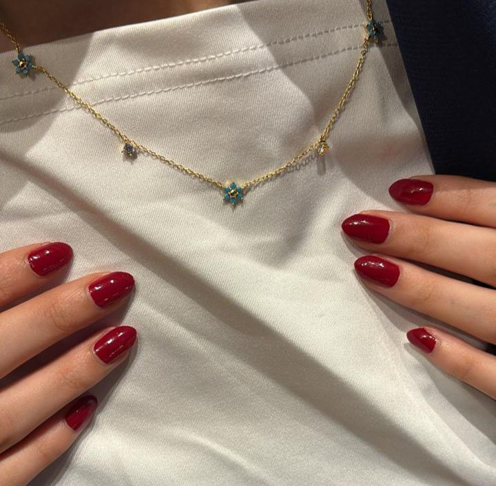 قلادة من الفضة الإسترلينية 925 بتعليقة زهرة وزركون ملوّن مطلية بالذهب للنساء