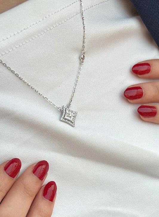 قلادة مربعة فضه استرليني 925 مرصعة بالزركون