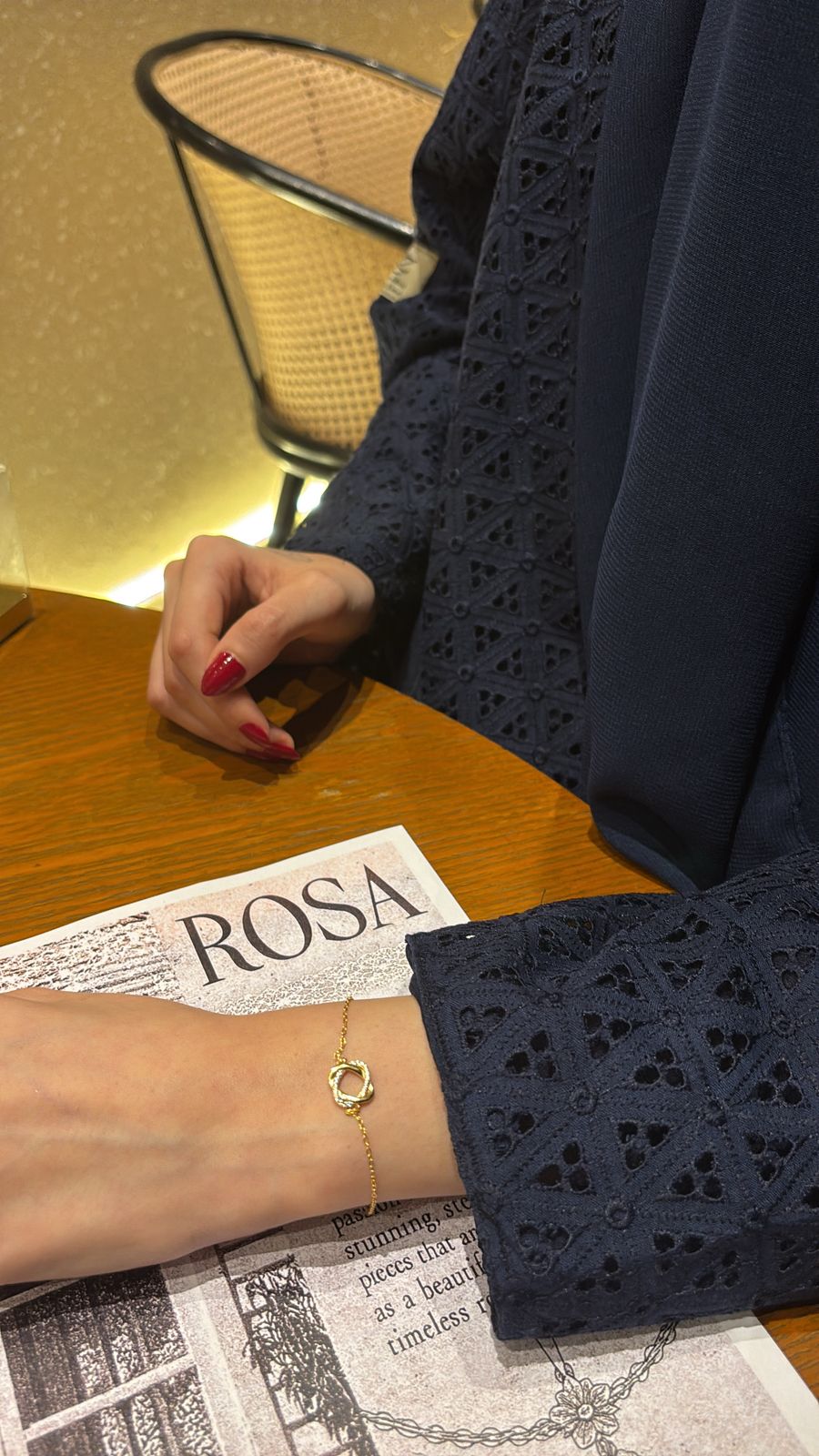 سوار زركون من الفضة الإسترلينية 925 بتصميم وردة وحلقات دائرية مطلية بالذهب للنساء